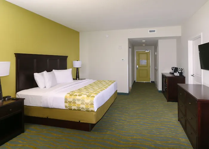 Edge Clearwater Hotel