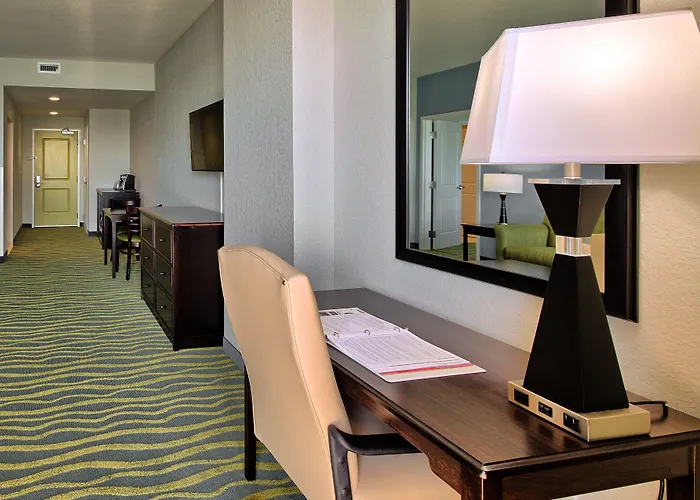 Edge Clearwater Hotel