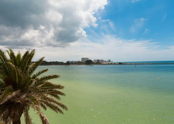 Edge Clearwater Hotel